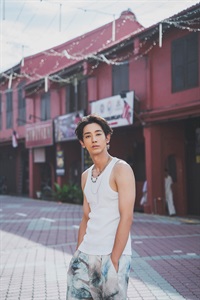 【日文】近藤頌利写真集（仮）